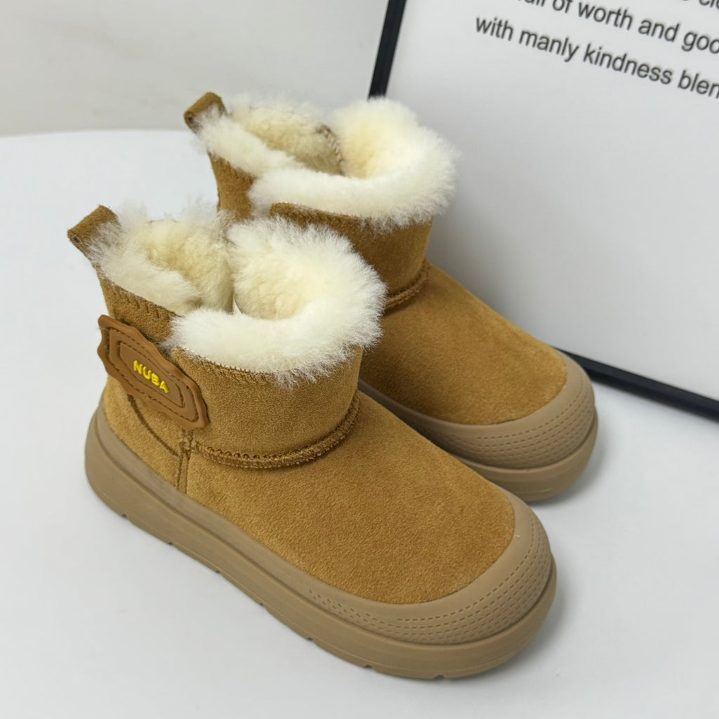 Bottes de neige enfant neuves en laine avec fermeture Velcro, prix dropshipping. Matière : cuir de vachette et laine. Coloris : marron châtaigne