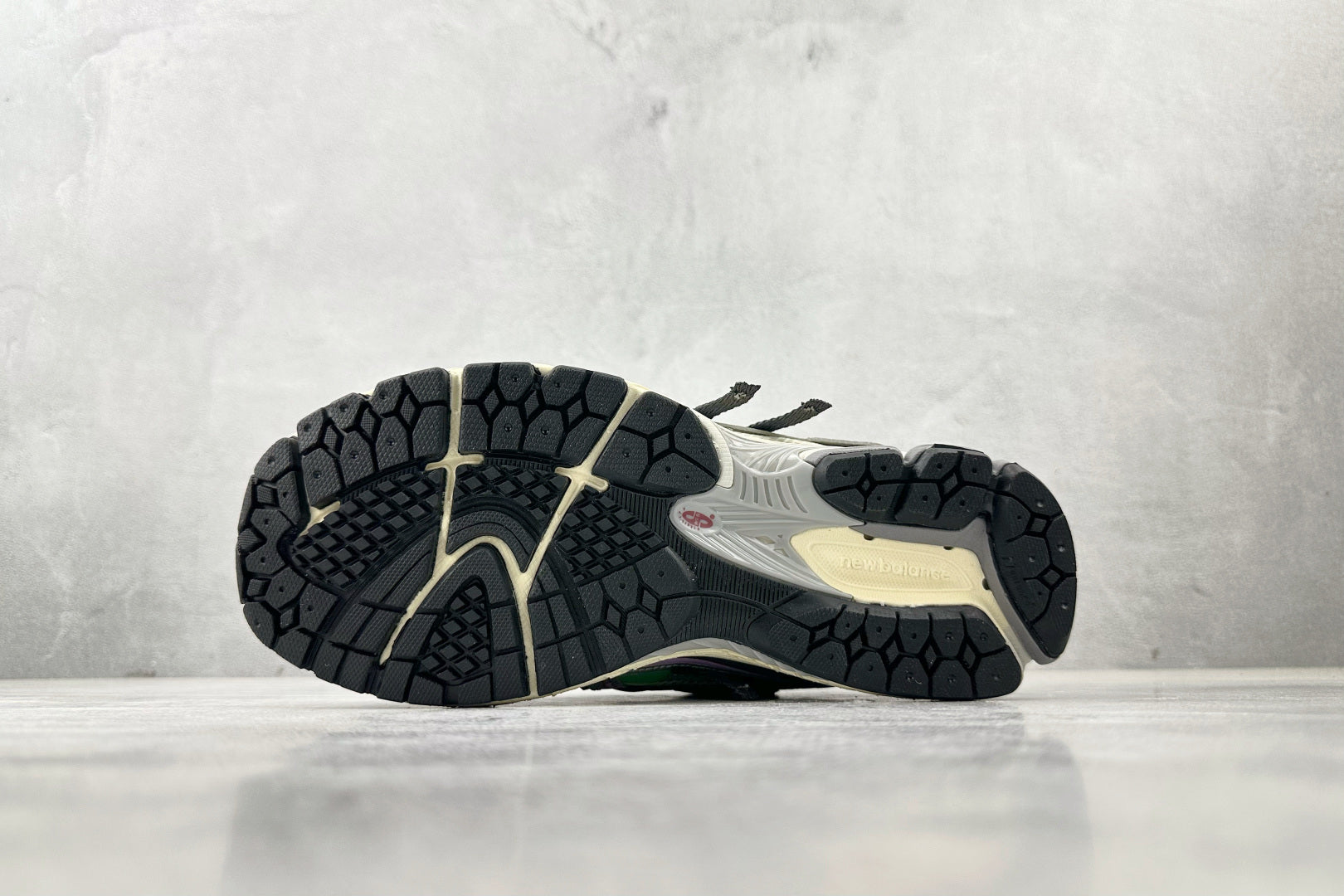 Offre spéciale - Authentiques New Balance NB 1906A (Noir/Gris/Vert) Code produit : U1906ADC Pointures : 36 36,5 37 38,5 39 40 40,5