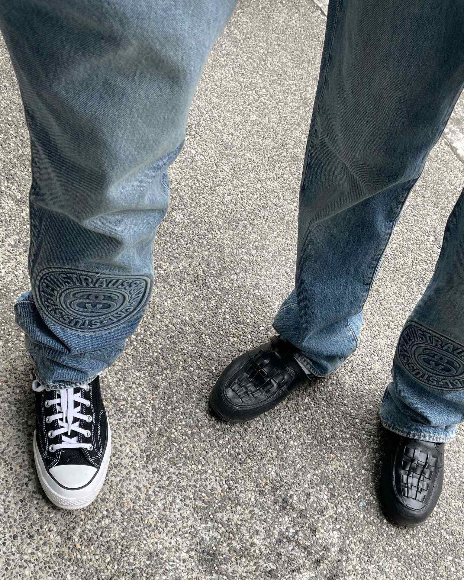 Référence : D22 - Version haut de gamme ! Jean Stussy x Levi's SS23 Levi's 150e anniversaire en relief : Ce jean bleu classique unisexe