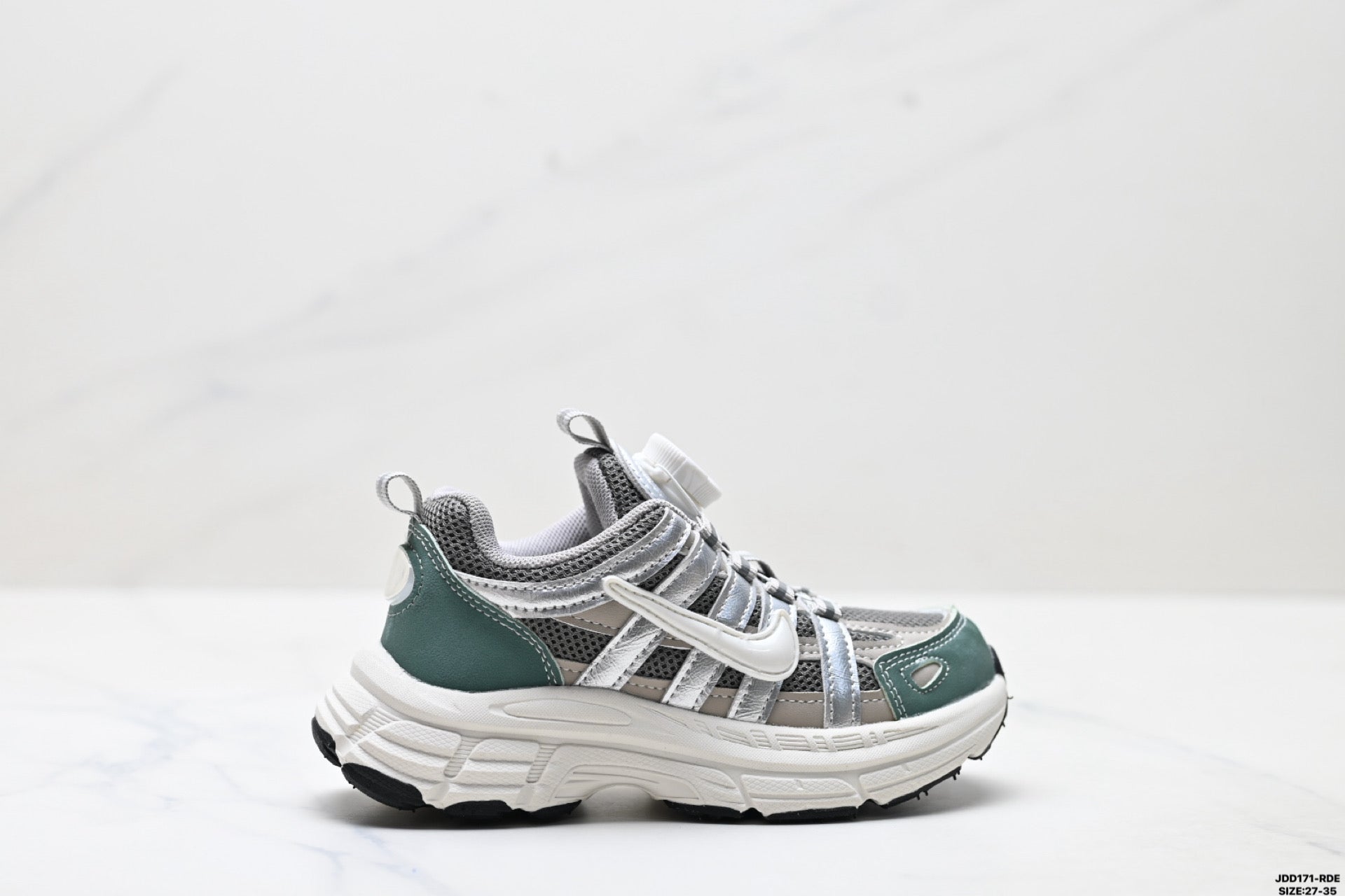 Chaussures enfant ✅ Nike P-6000 Initiator Running, une chaussure de running rétro très populaire sur le compte Instagram de Nike.