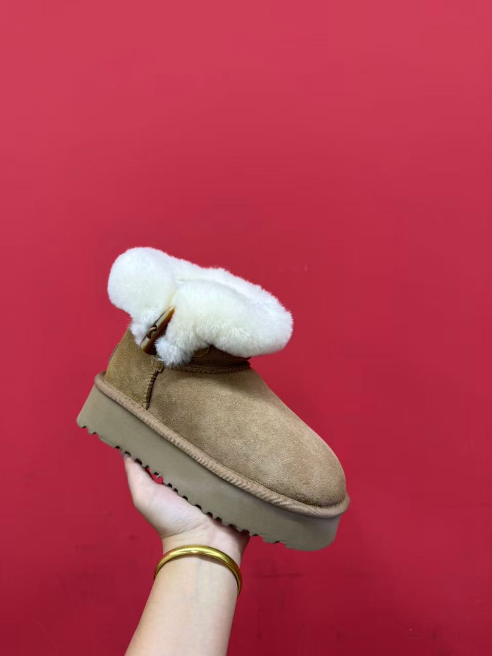 Livraison gratuite, ni retour ni échange. Bottines UGG décontractées à plateforme et boucle corne, confectionnées en cuir Longfeng de qualité