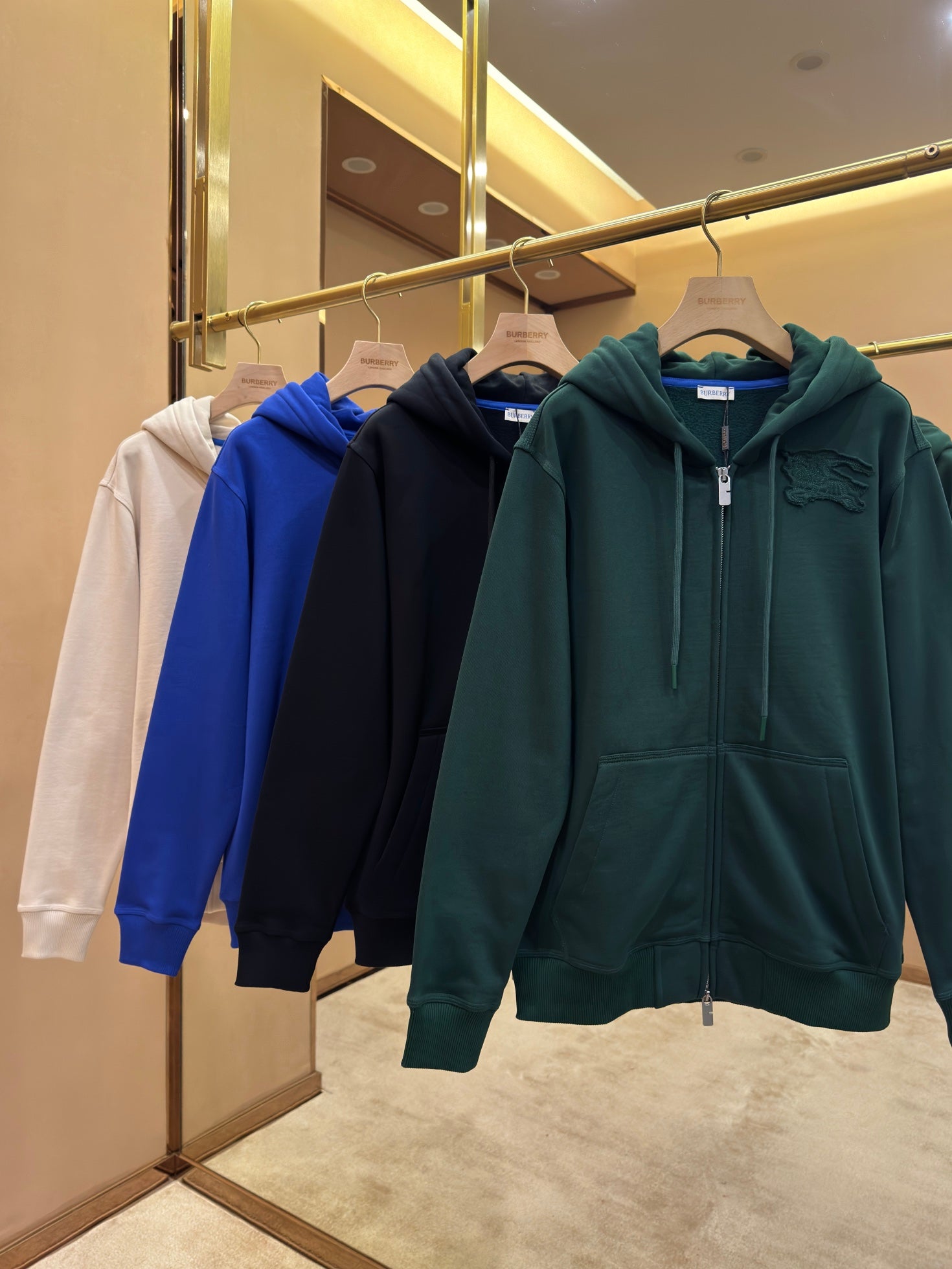 1
🅱️ Sweat à capuche zippé en coton Equestrian Rider Label [Meilleure vente BUR, pièce incontournable de la boutique] En stock