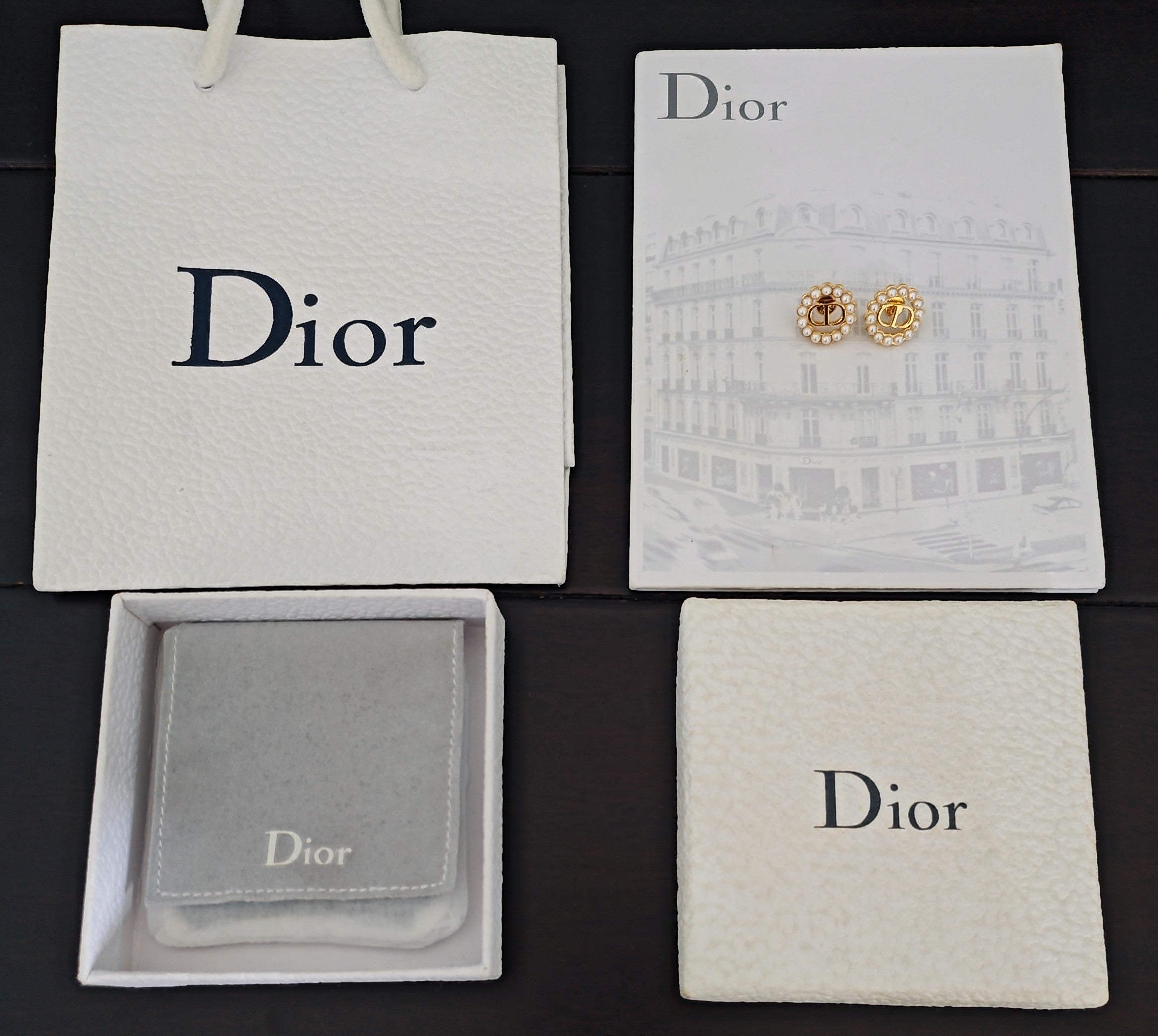 Les toutes dernières boucles d'oreilles rondes creuses 🆕🆕 de D*or sont fabriquées dans le même matériau en laiton véritable que l'origine