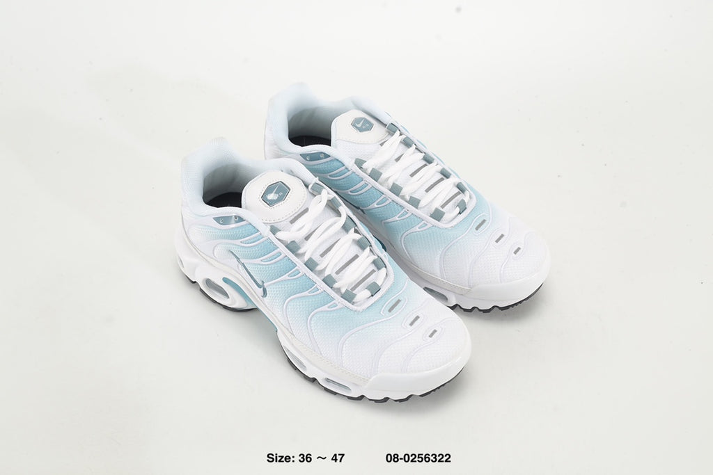 La Nike Air Max Plus (TN) authentique est un modèle emblématique de la gamme de chaussures alternatives de Nike. Lancée en 1996